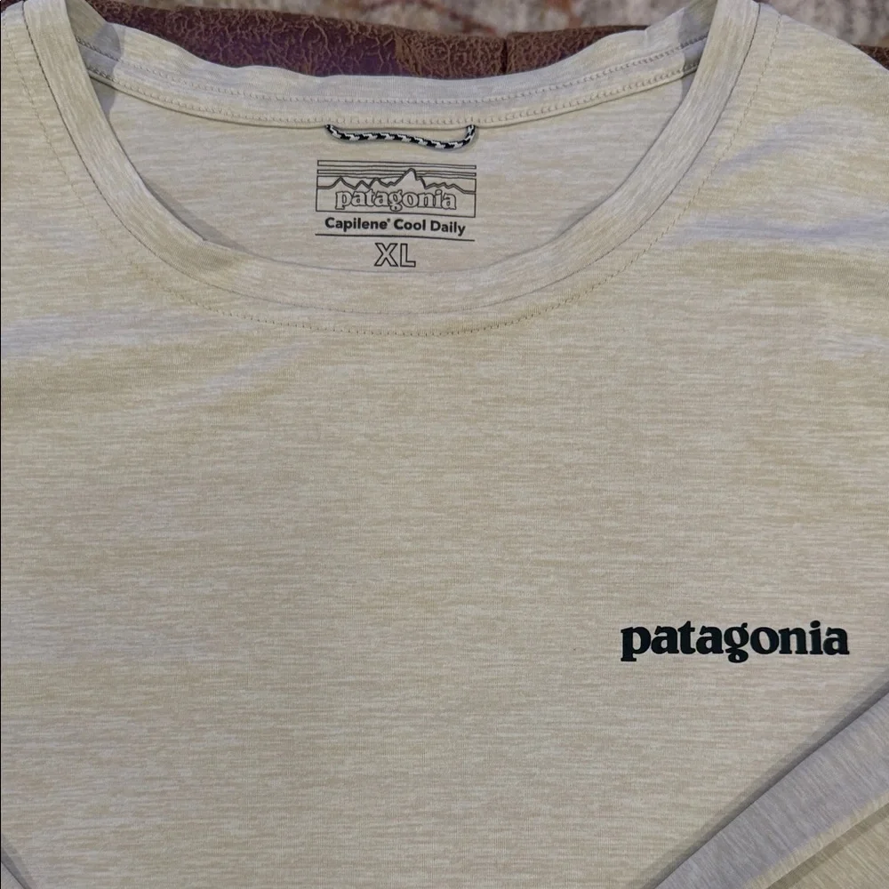 Patagonia Men's Light Beige Long Sleeve Tee - Picture 2 of 3